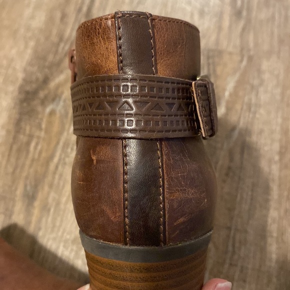 Clarks Booties GUC - Picture 4 of 7